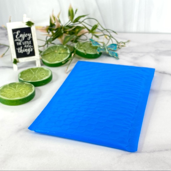 CLEARANCE 24 Blue 4X8 Bubble Mailers - Picture 5 of 8